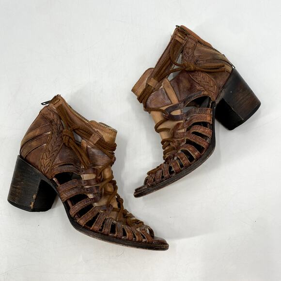 Freebird Wazee Brown Leather Heels - Picture 4 of 10